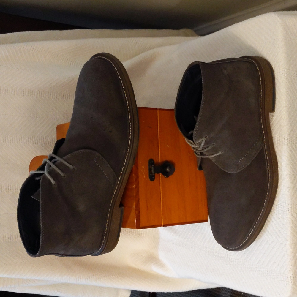 Joseph Aboud, gray suede chukka boots